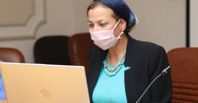 وزيرة البيئة