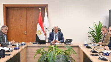 وزير الري خلال الاجتماع