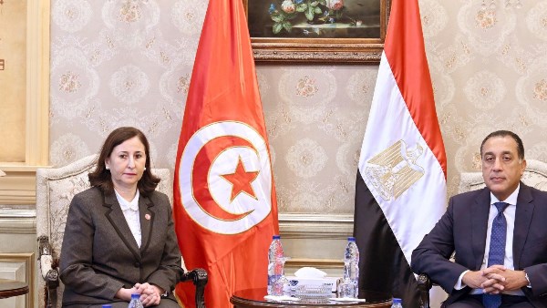 رئيس الوزراء المصري ونظيرته التونسية